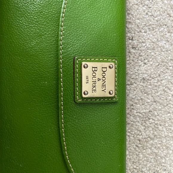 Dooney and Bourke wallet NWOT - Picture 1 of 7